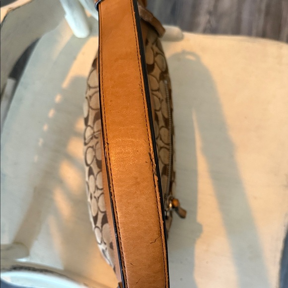 Coach Tan and Brown Signature Shoulder Bag Y2K - Picture 5 of 16